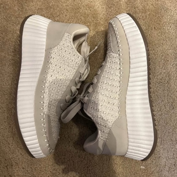 Dolce Vita Cream Platform Sneakers - Picture 2 of 7